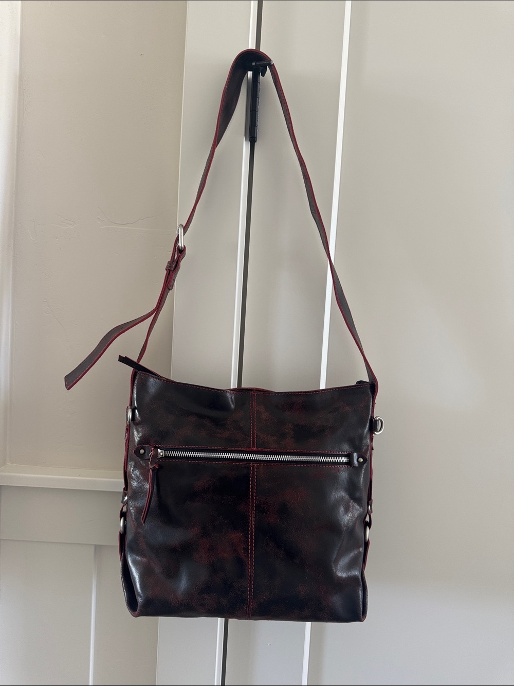 Nino Bossi Brown/Red Leather Shoulder Crossbody Hobo Messenger Bag Casual EUC